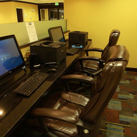 Holiday Inn Express And Suites Detroit North-Troy By Ihg Zewnętrze zdjęcie