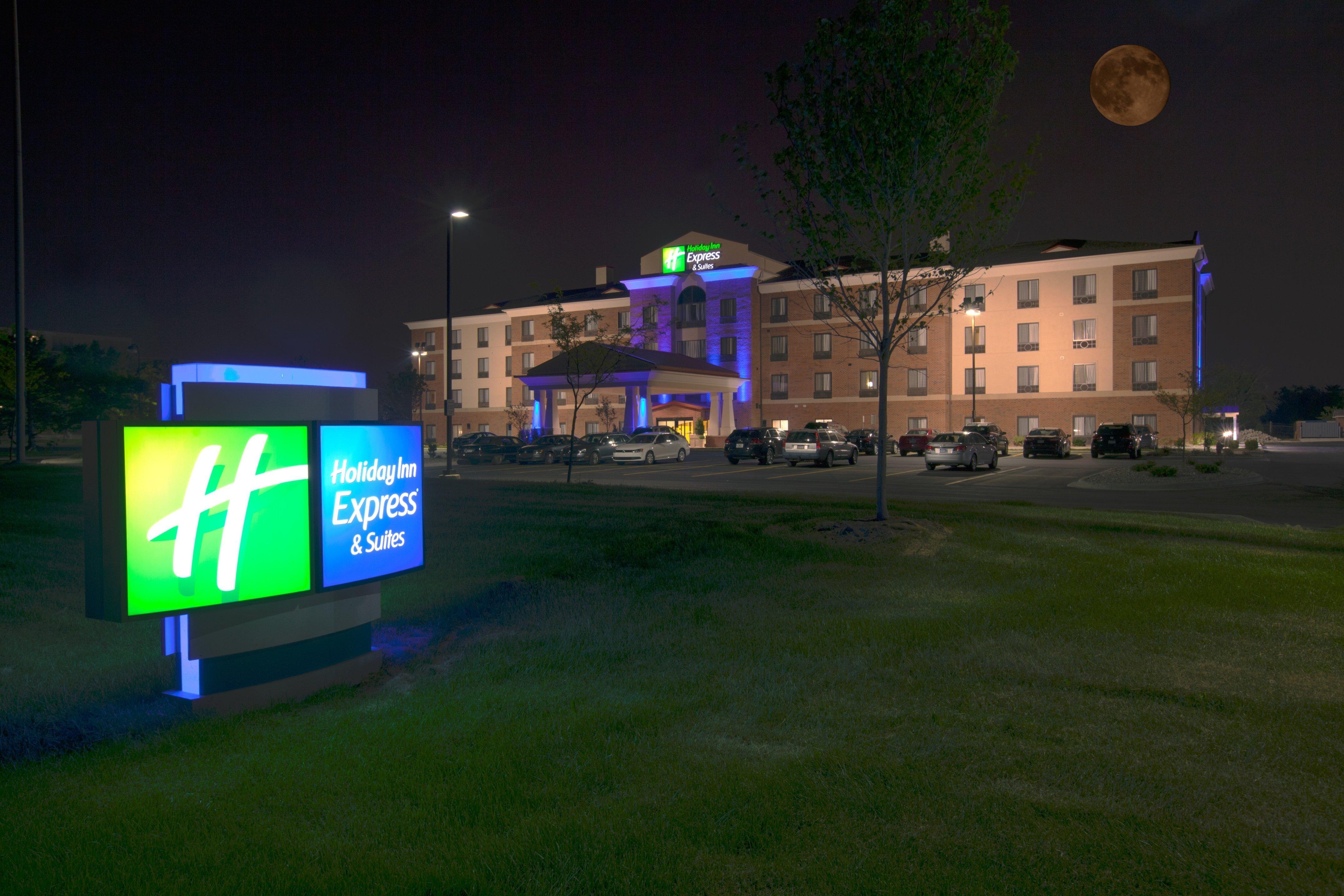 Holiday Inn Express And Suites Detroit North-Troy By Ihg Zewnętrze zdjęcie