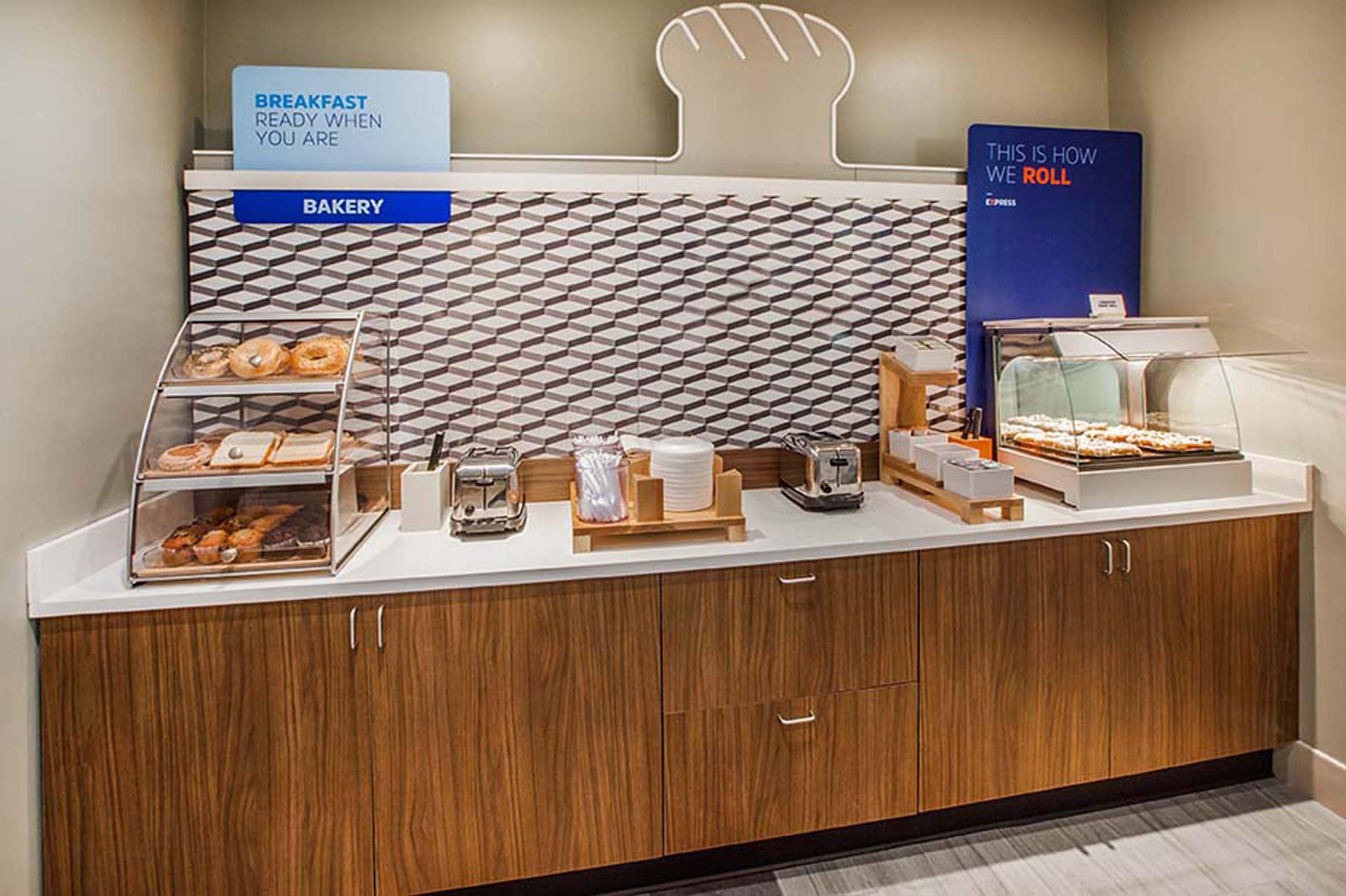 Holiday Inn Express And Suites Detroit North-Troy By Ihg Zewnętrze zdjęcie