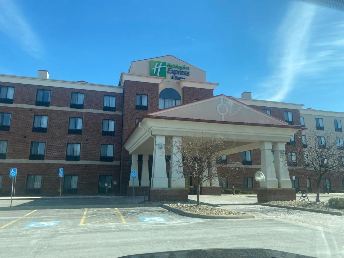 Holiday Inn Express And Suites Detroit North-Troy By Ihg Zewnętrze zdjęcie