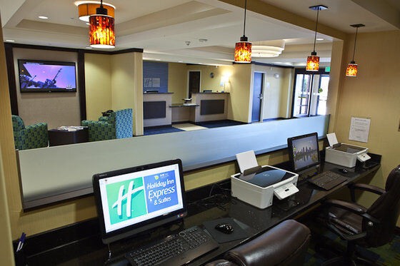 Holiday Inn Express And Suites Detroit North-Troy By Ihg Zewnętrze zdjęcie
